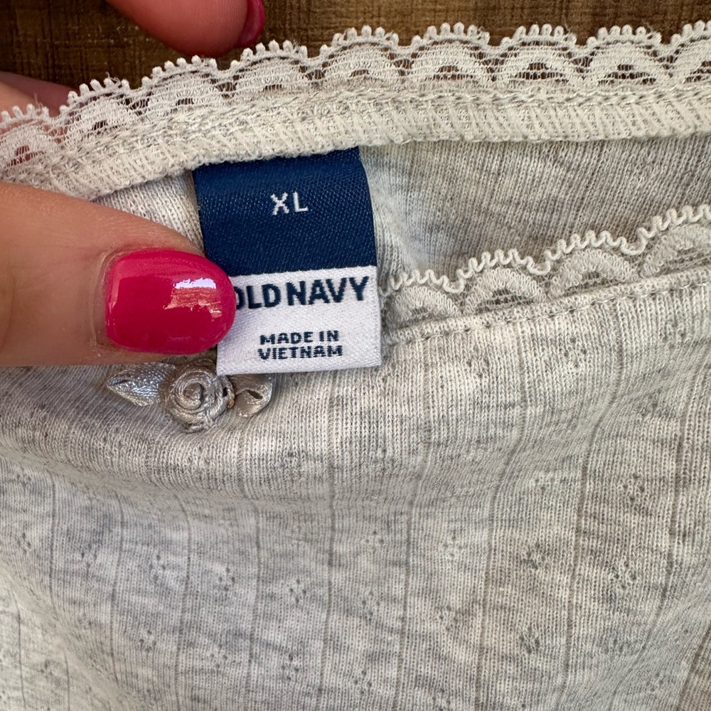 Old Navy Pointelle Cropped Tank Top - Picture 6 of 8